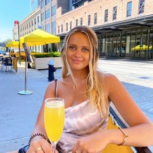 Meet your Posher, Pia